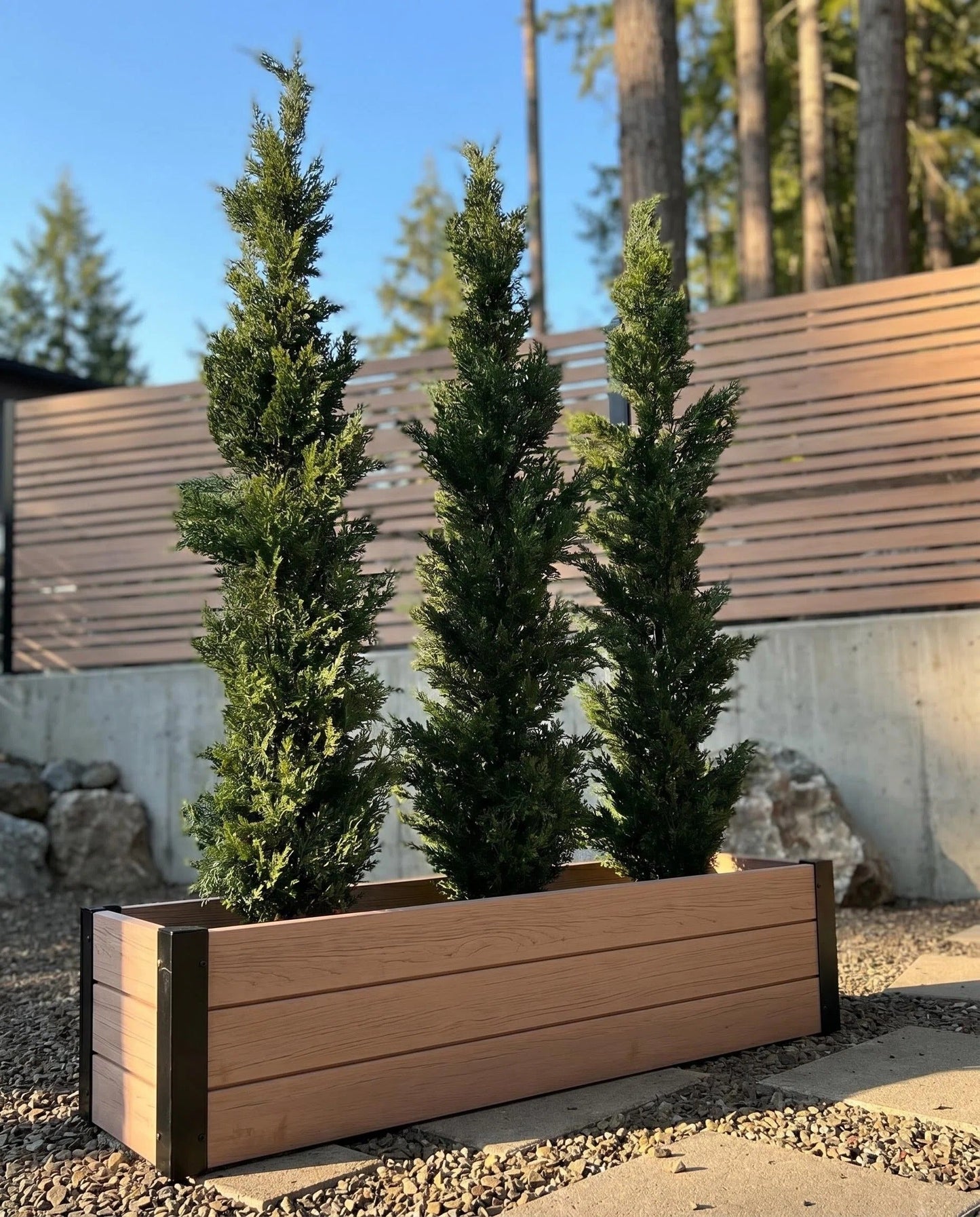 6ft Wood & Metal Privacy Planter with Trellis
